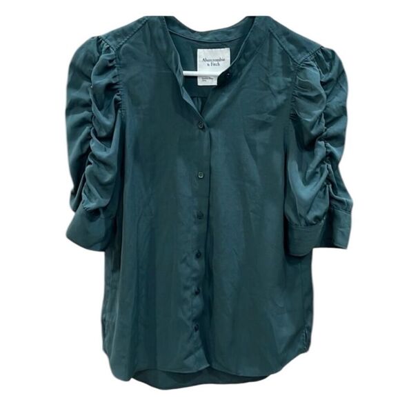 ✨Abercrombie & Fitch Ruched Sleeve Sz Small Emerald Green Women’s Top✨ - Picture 3 of 7